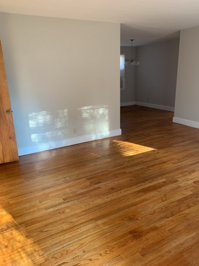 Building Photo - 3735 Bridlewood Dr