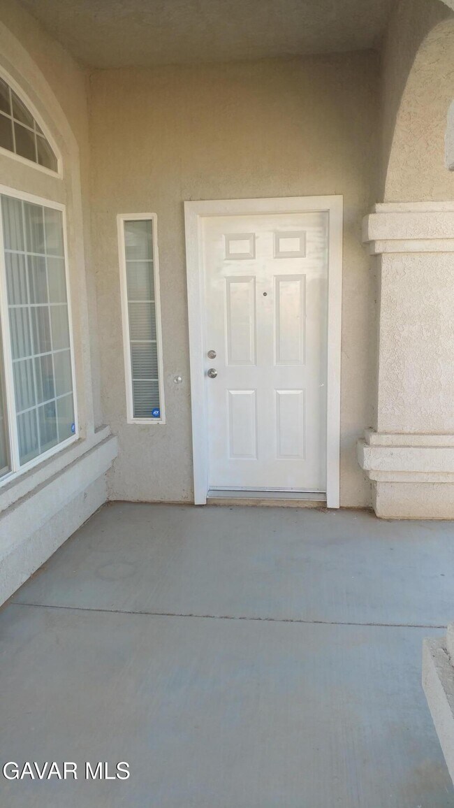 Building Photo - 9137 Evelyn Ave