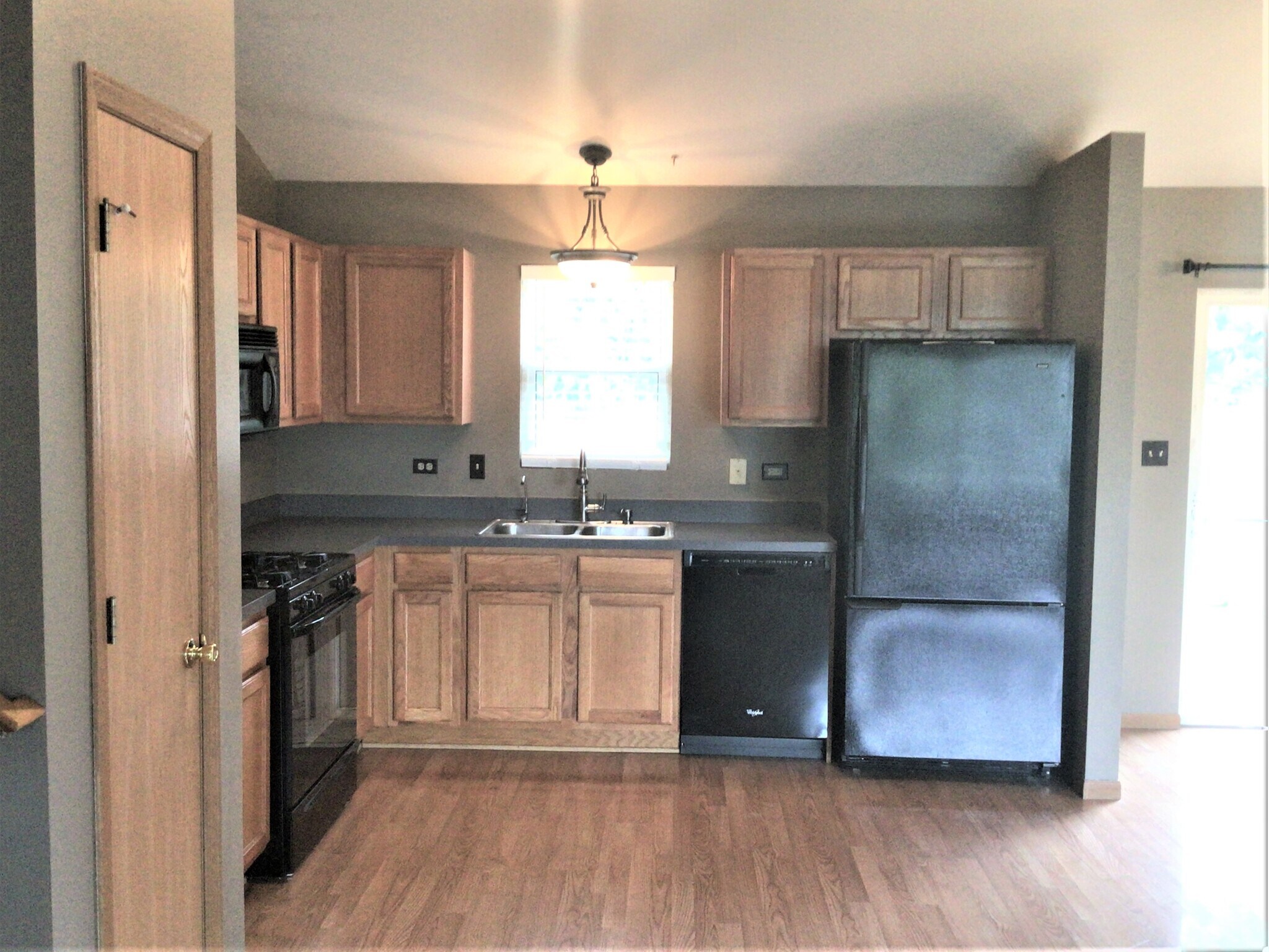 Building Photo - 898 Cottonwood Dr