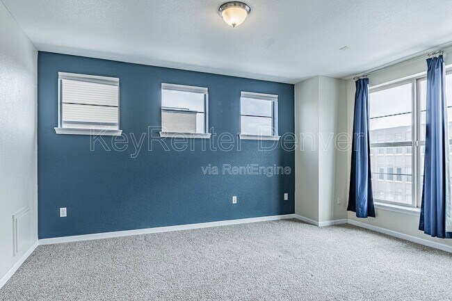 Building Photo - 492 S Saulsbury St