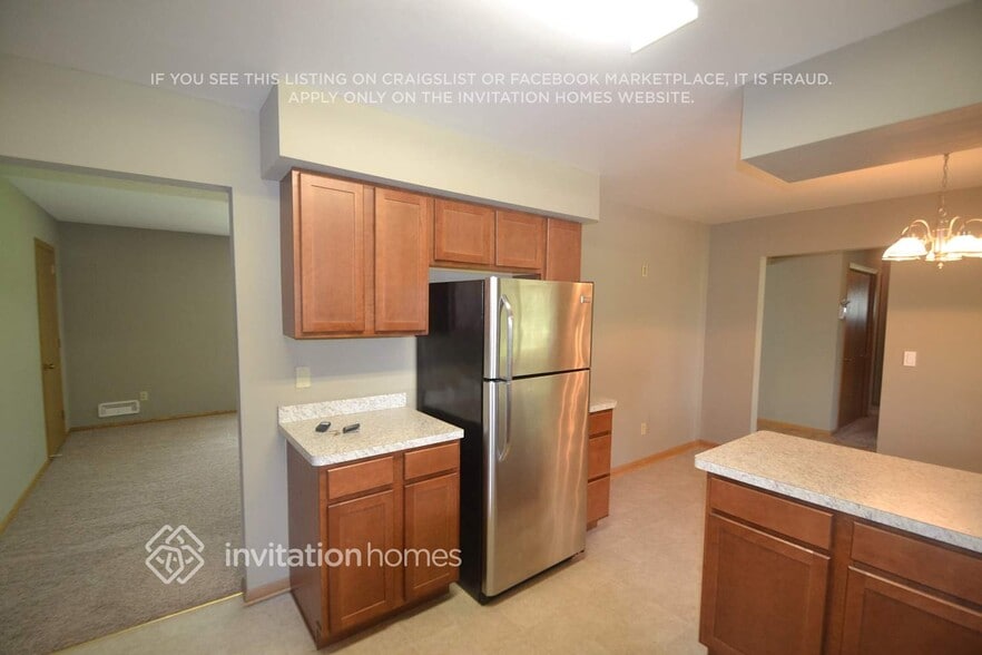 Building Photo - 11208 Mississippi Dr N