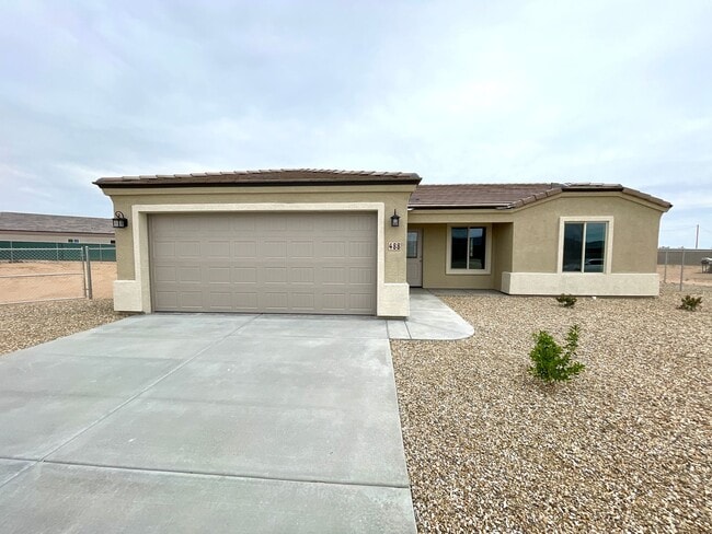 Building Photo - Built in 2024, 3 bedroom, 2 bathroom home located in Golden Valley, AZ