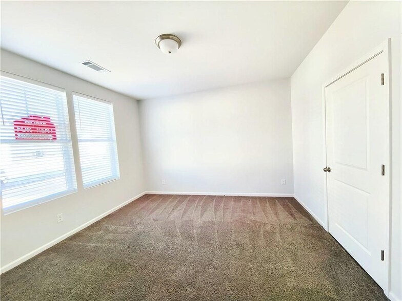 Building Photo - 2400 Whistler Wy