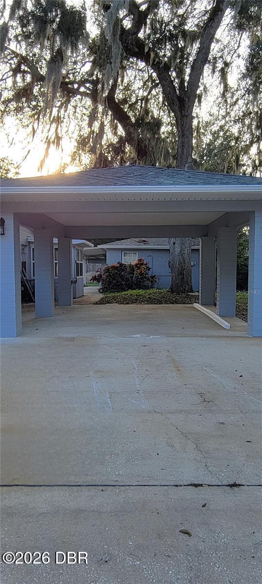 Building Photo - 340 Tropical Ln