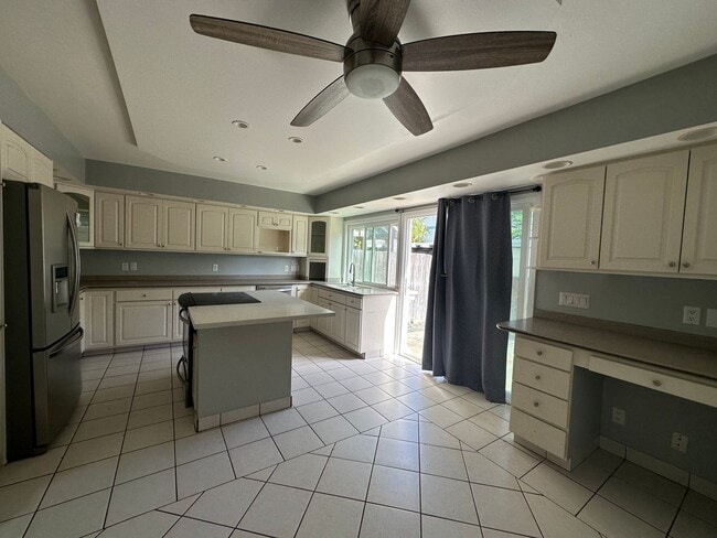 Building Photo - 1058 Awawamalu St