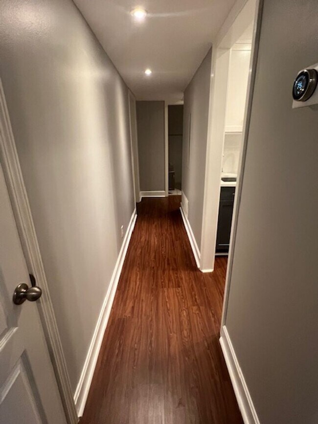 Building Photo - 4318 Belleview Ave