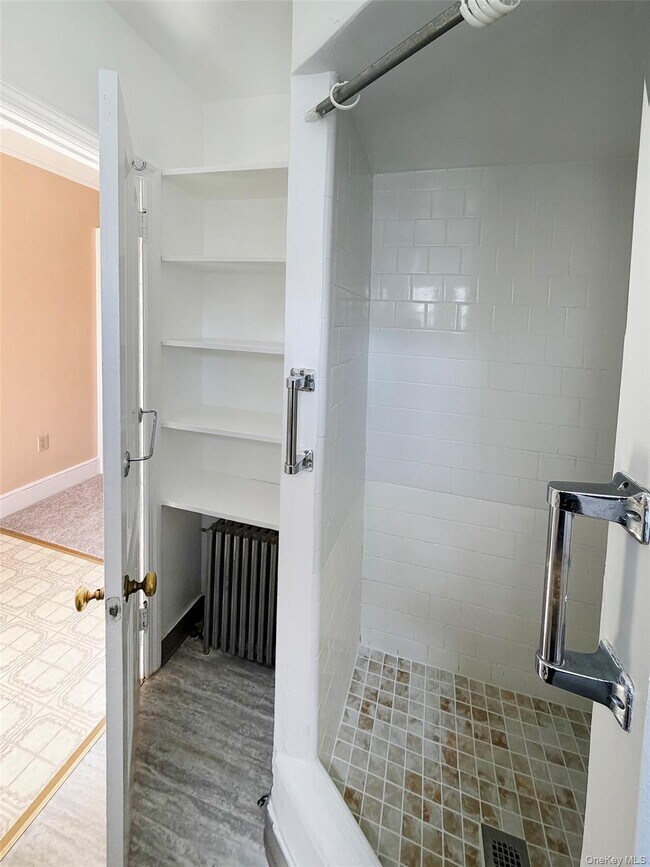 Building Photo - 111 N Main St