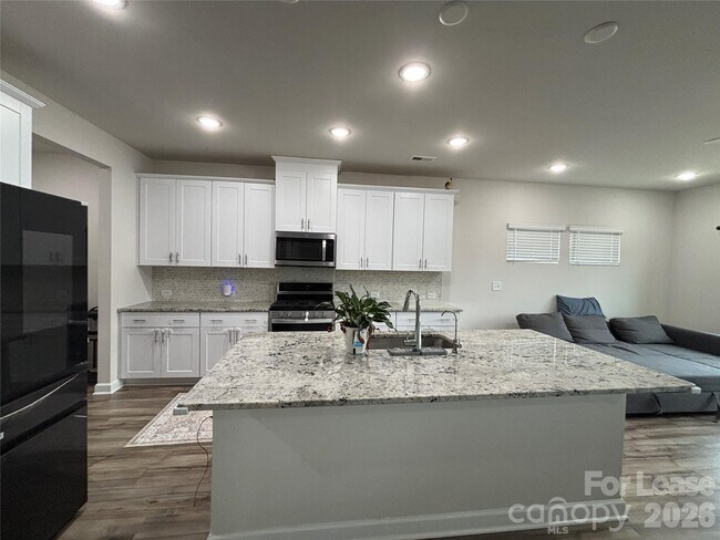 Building Photo - 1019 Clementine Rd