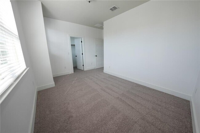 Building Photo - 1008 Totis Rd