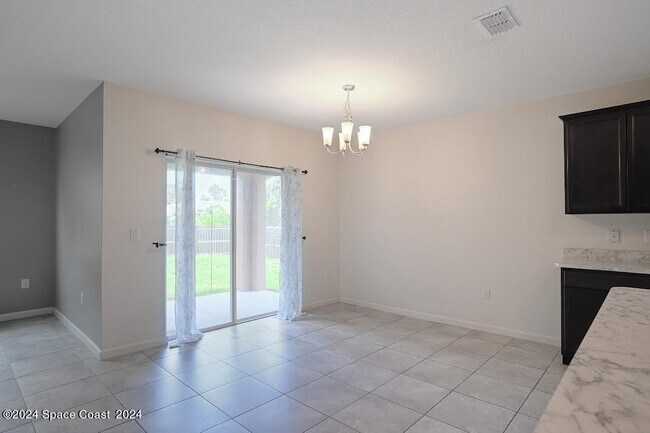 Building Photo - 1673 Talbott St