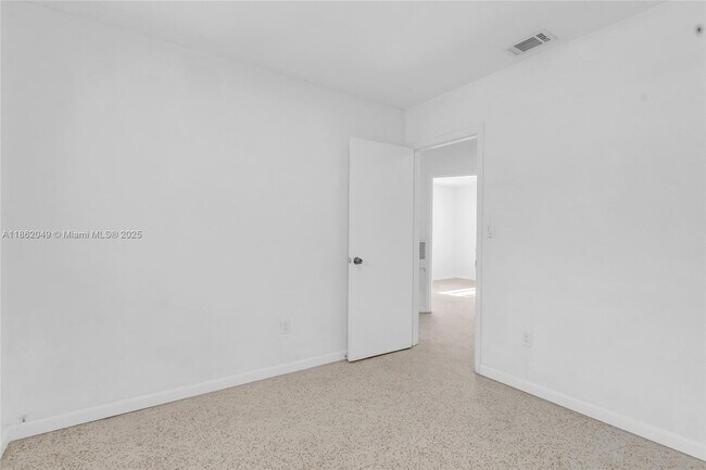 Building Photo - 9250 SW 31st Terrace