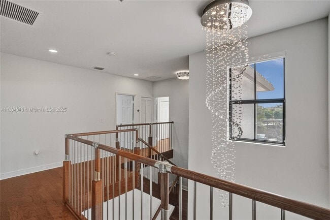 Building Photo - 1007 NW 99th Ct
