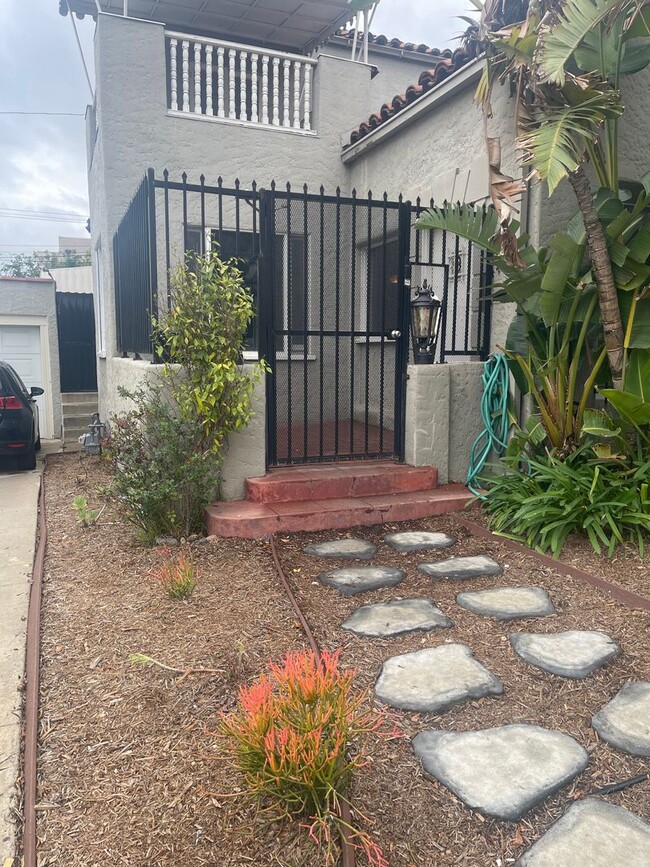 Building Photo - Classic Spanish! Los Feliz 2 BED HOME FOR ...