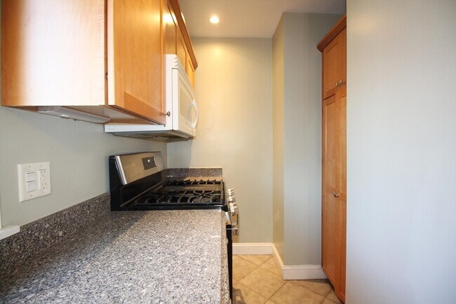 Building Photo - 63 Foster St