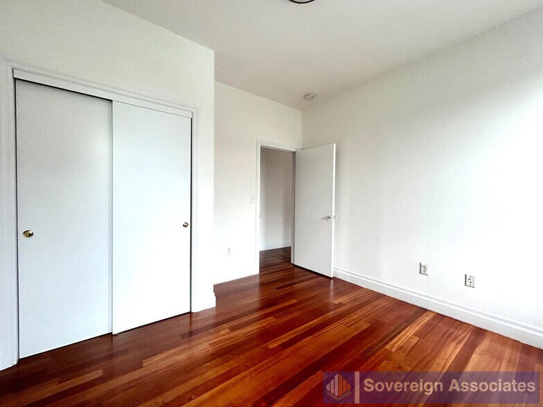Building Photo - 607 W 137th St