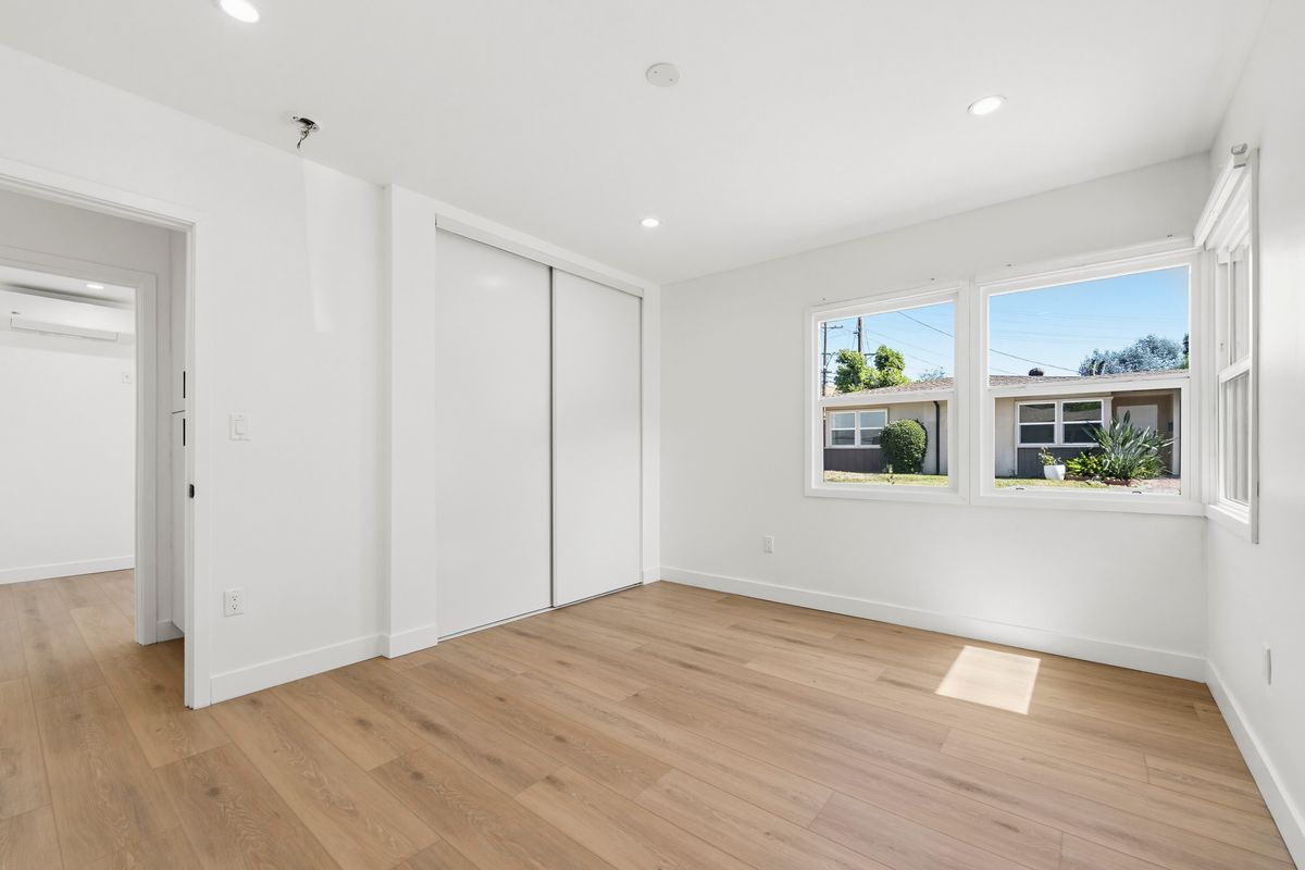 Building Photo - 2819 Sycamore Ave