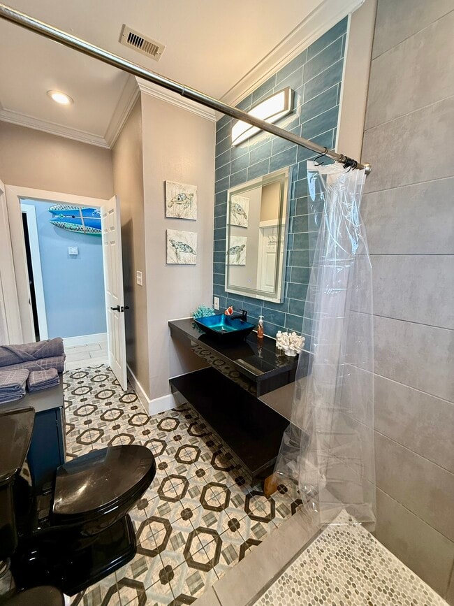 Building Photo - 2312 37th St