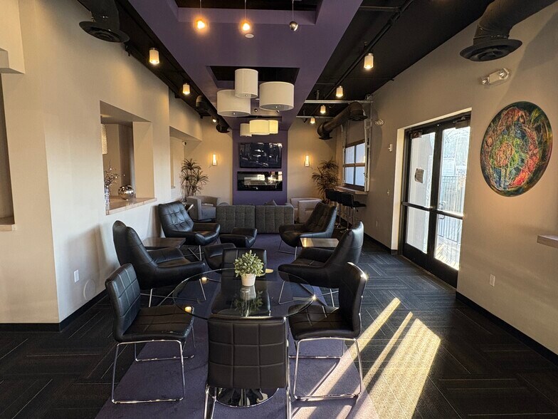 Lounge - 535 W Thomas Rd