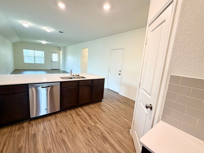 Building Photo - 21316 Quick Fox Dr
