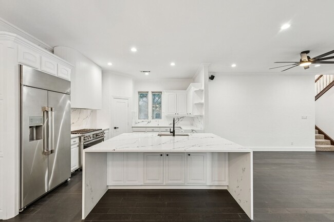 Building Photo - 7204 Pebble Hill Dr