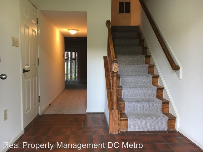 Building Photo - 8024 Hollow Reed Ct