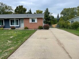 Building Photo - 5815 Country View Dr