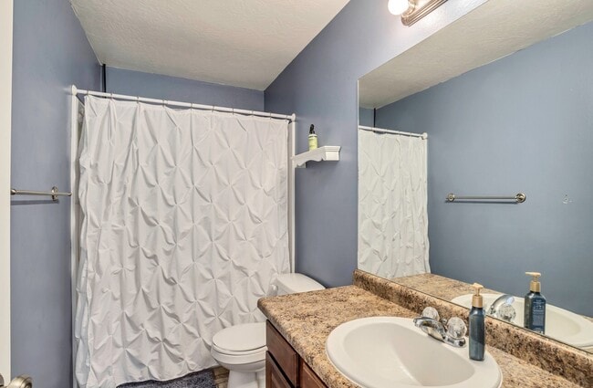 Building Photo - 1233 Firefly Dr
