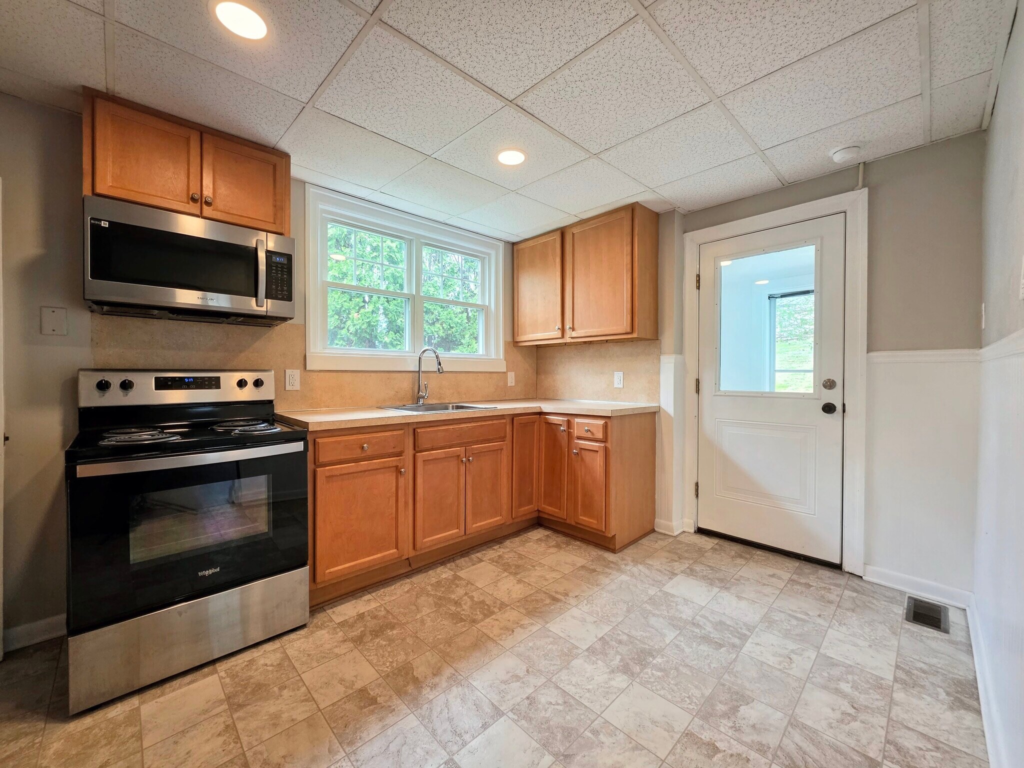 Building Photo - 607 Beaver Valley Pike