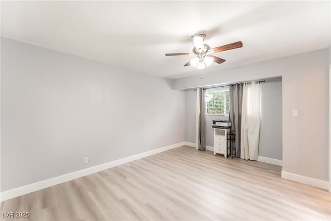 Building Photo - 2905 Kings Way