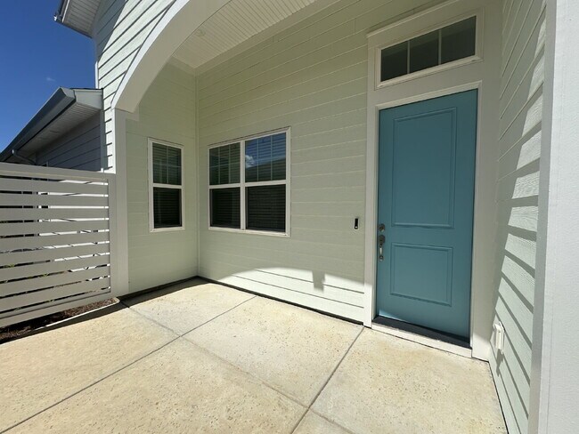 Building Photo - Margaritaville Two Bedroom Fully Furnished Home!