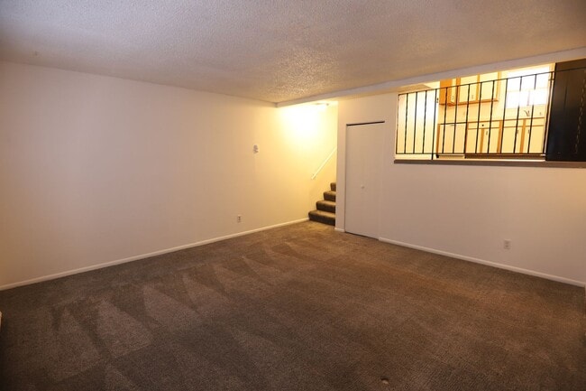 Building Photo - 257 Canby St