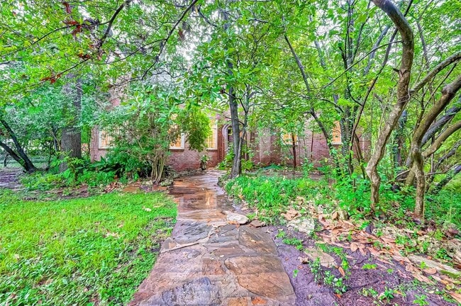 Building Photo - 4628 Roseneath Dr