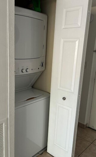 Building Photo - 655 SW 111th Way