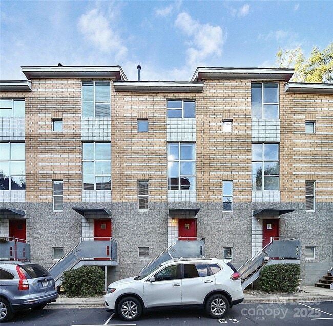 Primary Photo - 2040 Atherton Heights Ln
