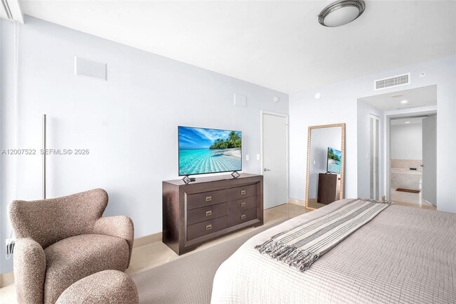 Building Photo - 1331 Brickell Bay Dr