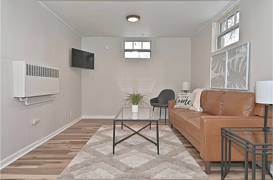 Building Photo - 2316 2nd Ave W