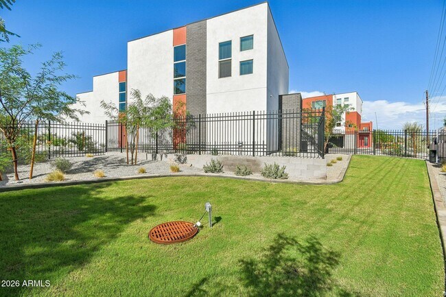 Building Photo - 630 N Power Rd