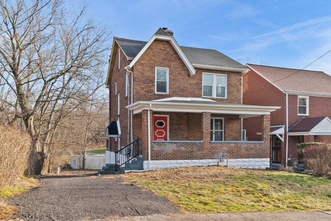 Building Photo - Newly Renovated 3 Bedroom home in East Pittsburgh available now!