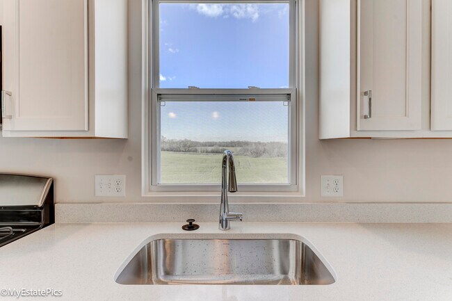 Building Photo - 2780 Riverview Ln