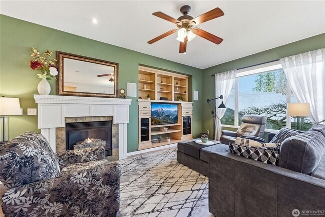 Building Photo - Spacious 2Br in Trilogy at Redmond Ridge 55+ Community