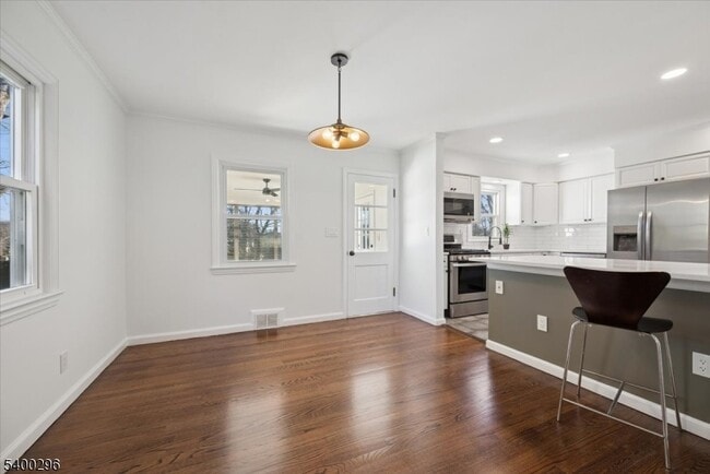 Building Photo - 272 Mt Kemble Ave