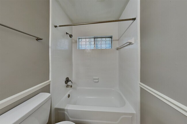 Building Photo - 2510 Foxden Dr
