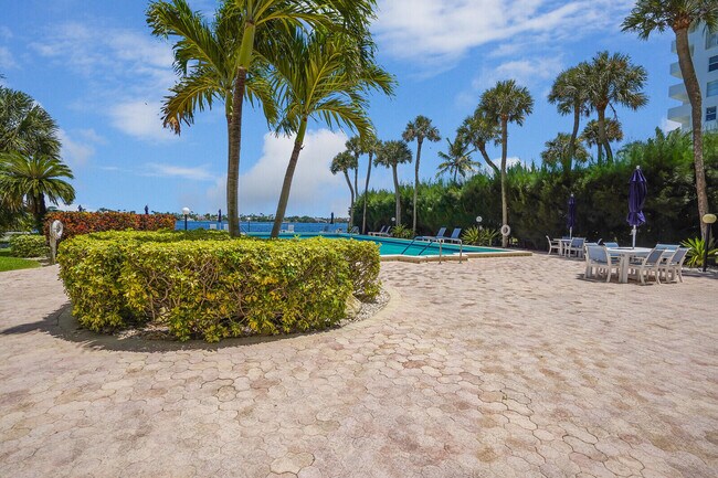 Building Photo - 2800 N Flagler Dr
