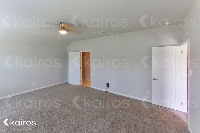 Building Photo - 118 E Broussard St