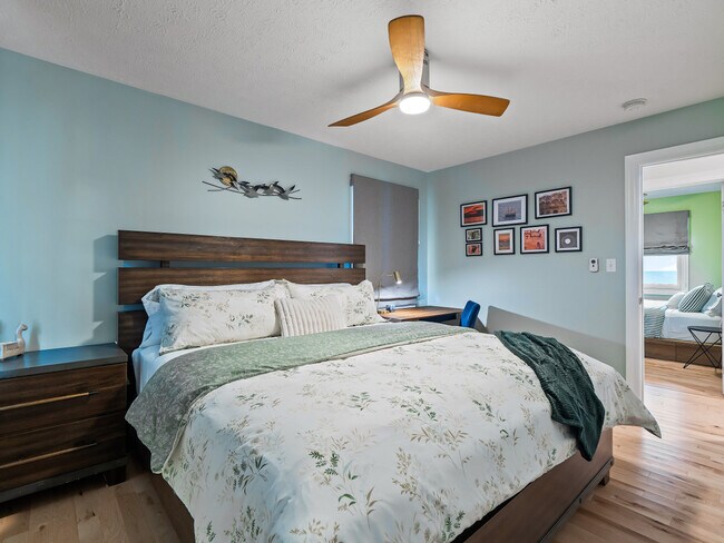 Building Photo - 32414 Lake Rd