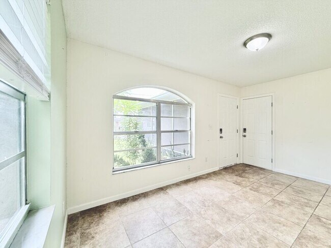 Building Photo - 1521 13th St W