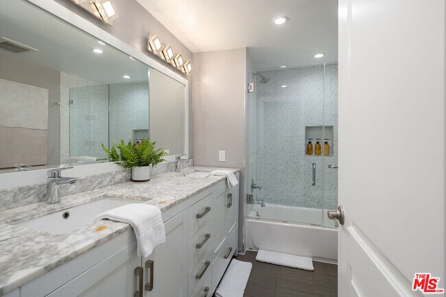 Building Photo - 22711 Margarita Dr