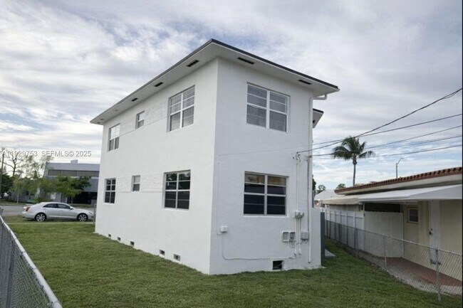 Building Photo - 345 Beacom Blvd