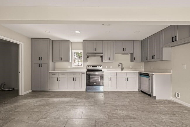 Building Photo - 1618 Palmwood Dr