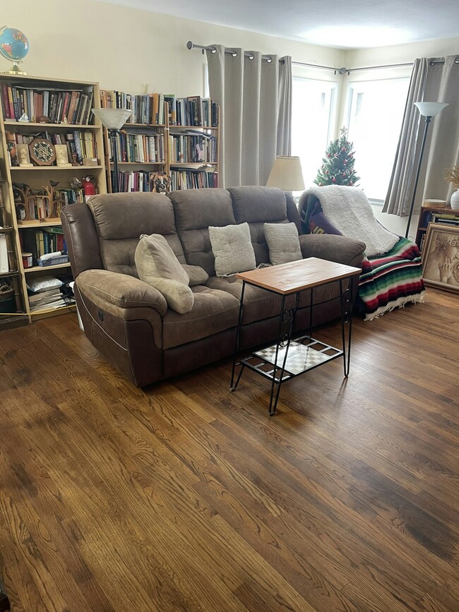 Building Photo - 132 Boulevard